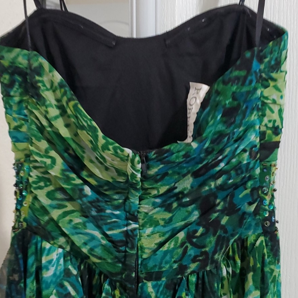 Dress - Picture 6 of 9